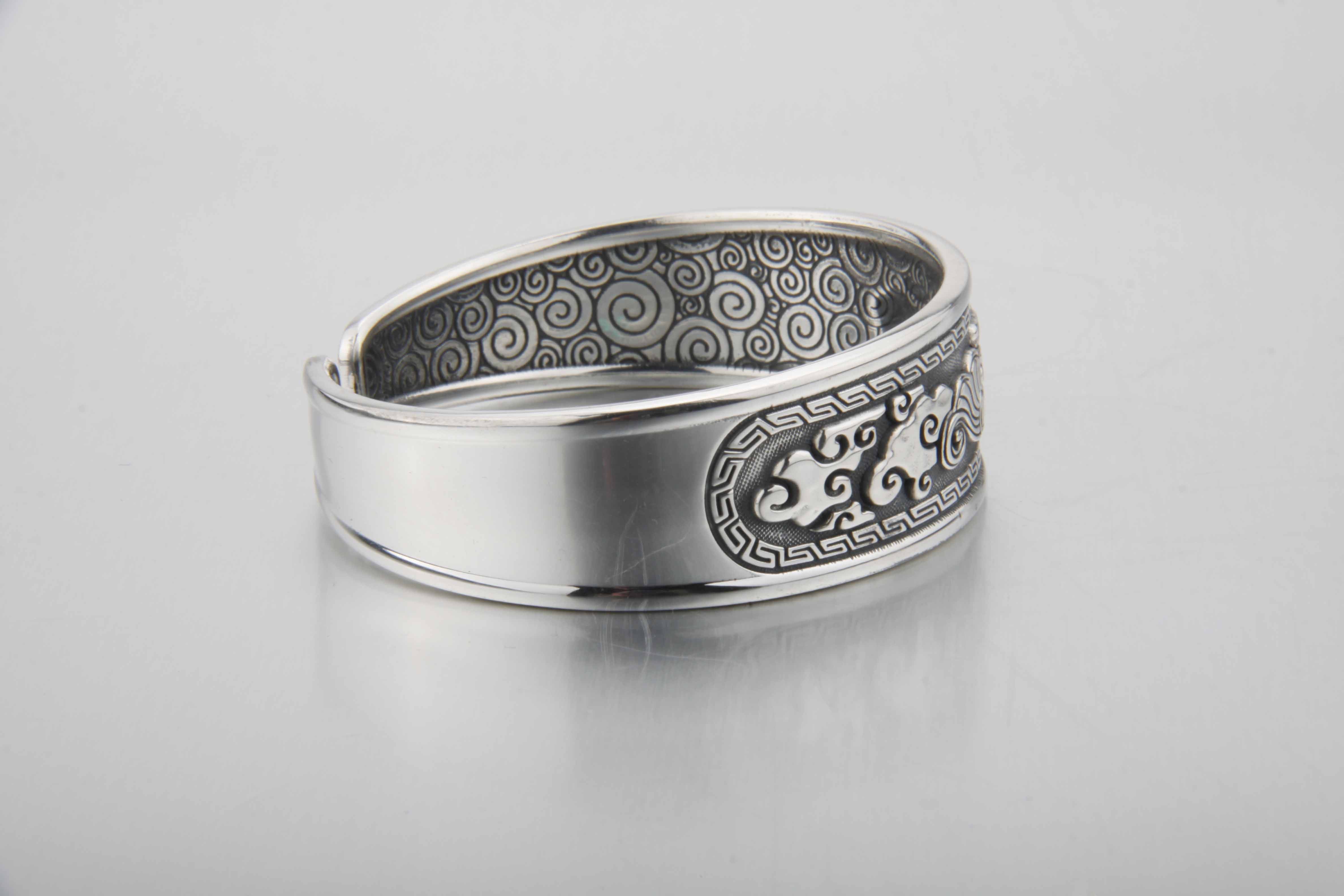 洪钰昌大师 民族民间美术艺人 纯手工银器 银手镯 祥云纯银手镯