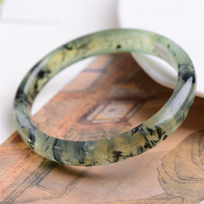 珍品稀少葡萄石手镯 58.5mm 水头足油亮34.95克