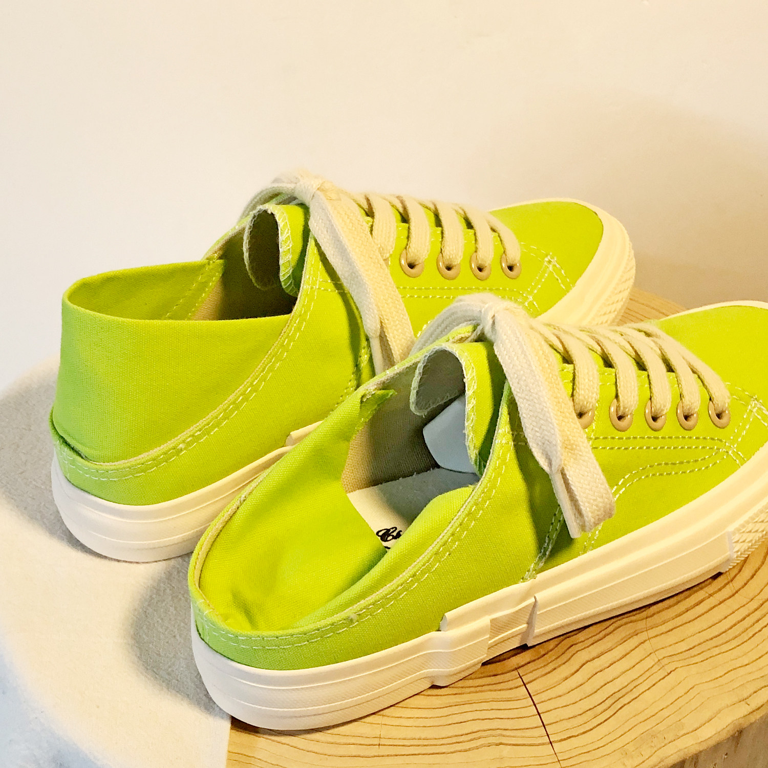 荧光绿帆布鞋女