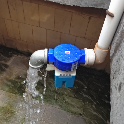 外置球浮球阀4分太阳能水箱水塔浮球开关塑料水位控制阀水阀开关