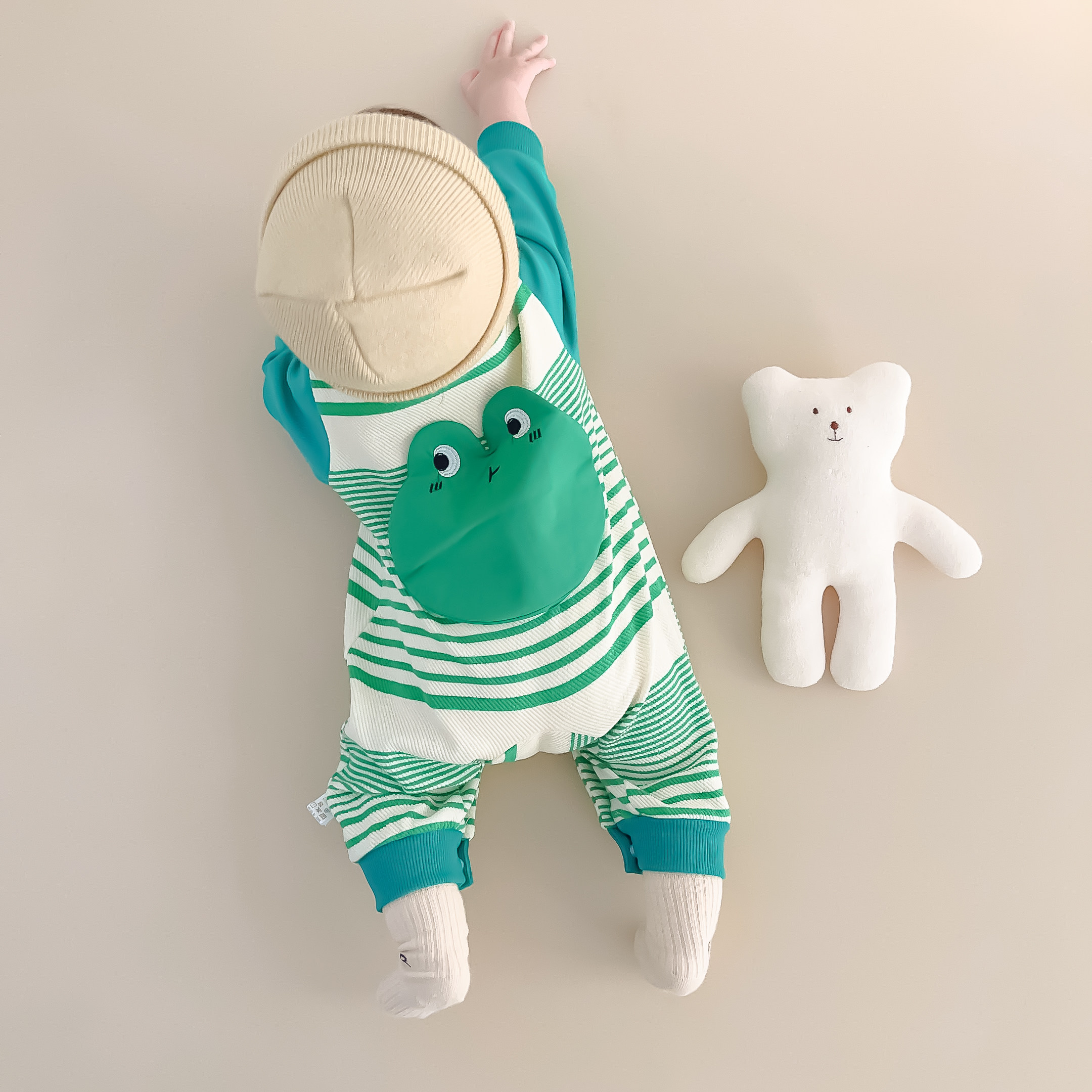 可爱衣服_djhenney试穿可爱衣服 -第1张图片-潮百科