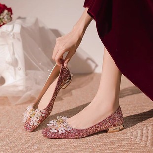 高级感水晶婚鞋女2024年新款小众方头平底红色新娘鞋不累脚敬酒服