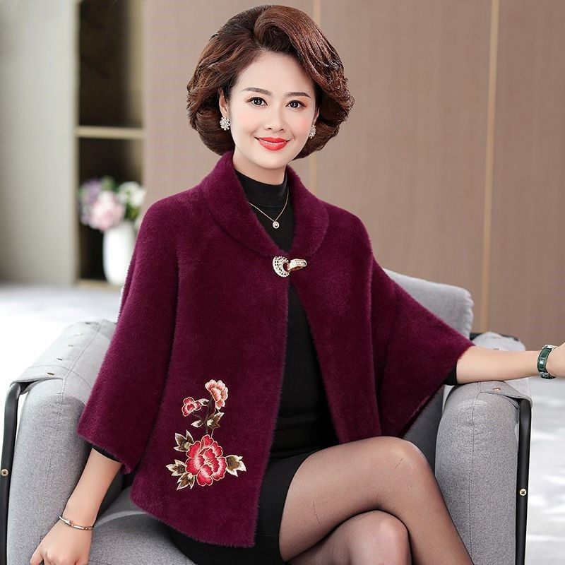 妈妈秋装仿貂绒外套洋气短款阔太太披肩外搭中老年女装蝙蝠衫上衣