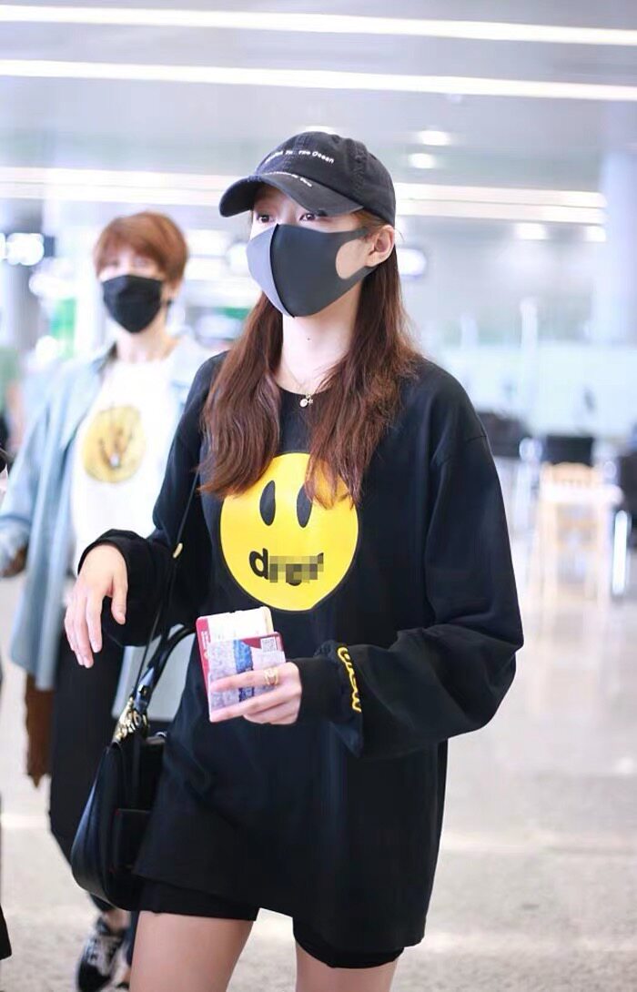关晓彤明星同款ins衣服2020秋装笑脸宽松纯棉黑色中长款卫衣女潮
