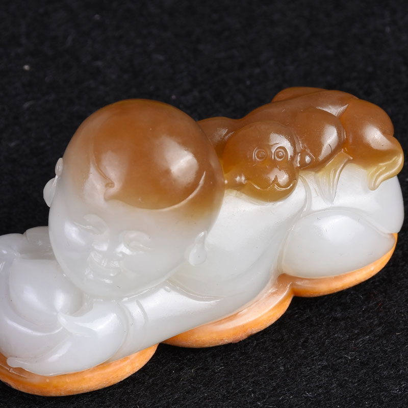 省级玉雕大师崔照乐作品 和田玉白玉 招财童子 45.34g
