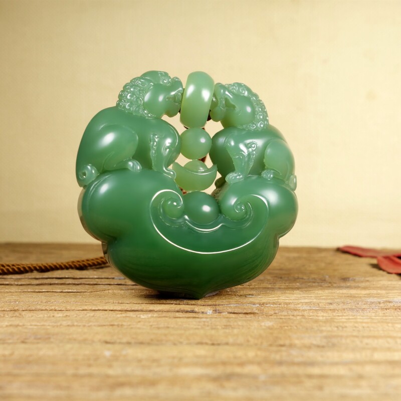 【即拍即得】中国玉石雕刻大师张春风作品事事如意挂件72.82g