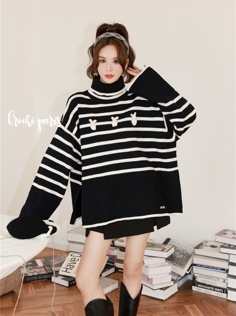 kroche官方授权立体小兔条纹侧开叉高领毛衣女设计感宽松针织衫