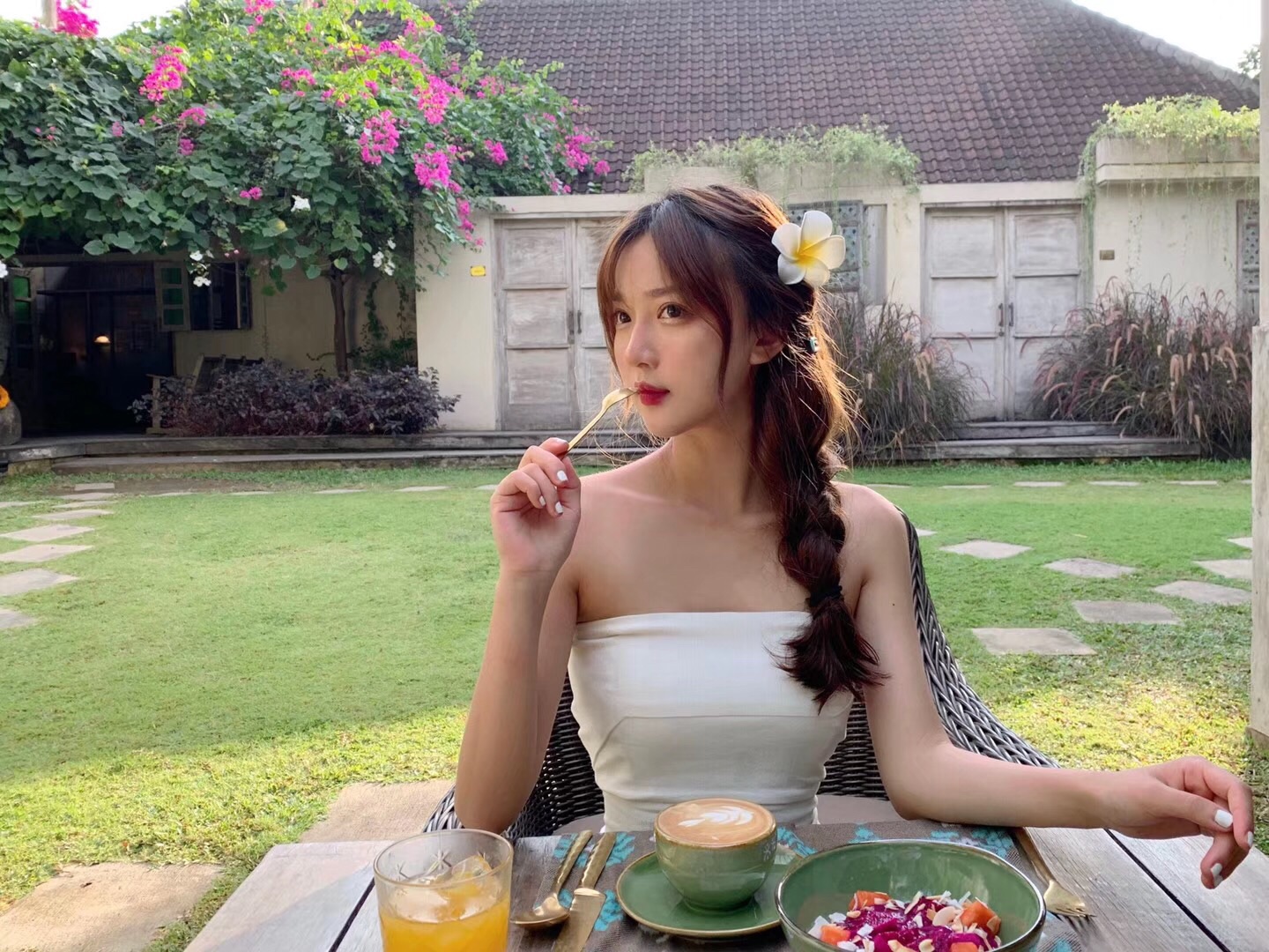 ins Egg Head Hairpin Swimsuit Accessories Net Red Round the ear Hairdressing Hairpin Seaside Sandy beach Play Headdressin the Sports/Yoga/Fitness/Fans supplies , Swim , Swimming equipment , Bikini first flower/Corsage  category - from Buy2taobao.com to provide professional Taobao agent buy service
