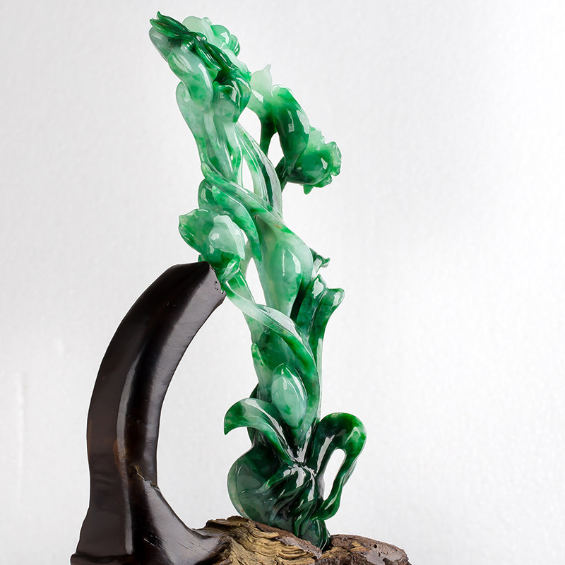 常万停工作室作品 得玉旺翡翠 冰糯种带绿兰花摆件 192.34g