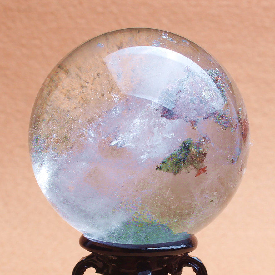 12克 直径6.0cm 天然绿幽灵千层山水晶球摆件