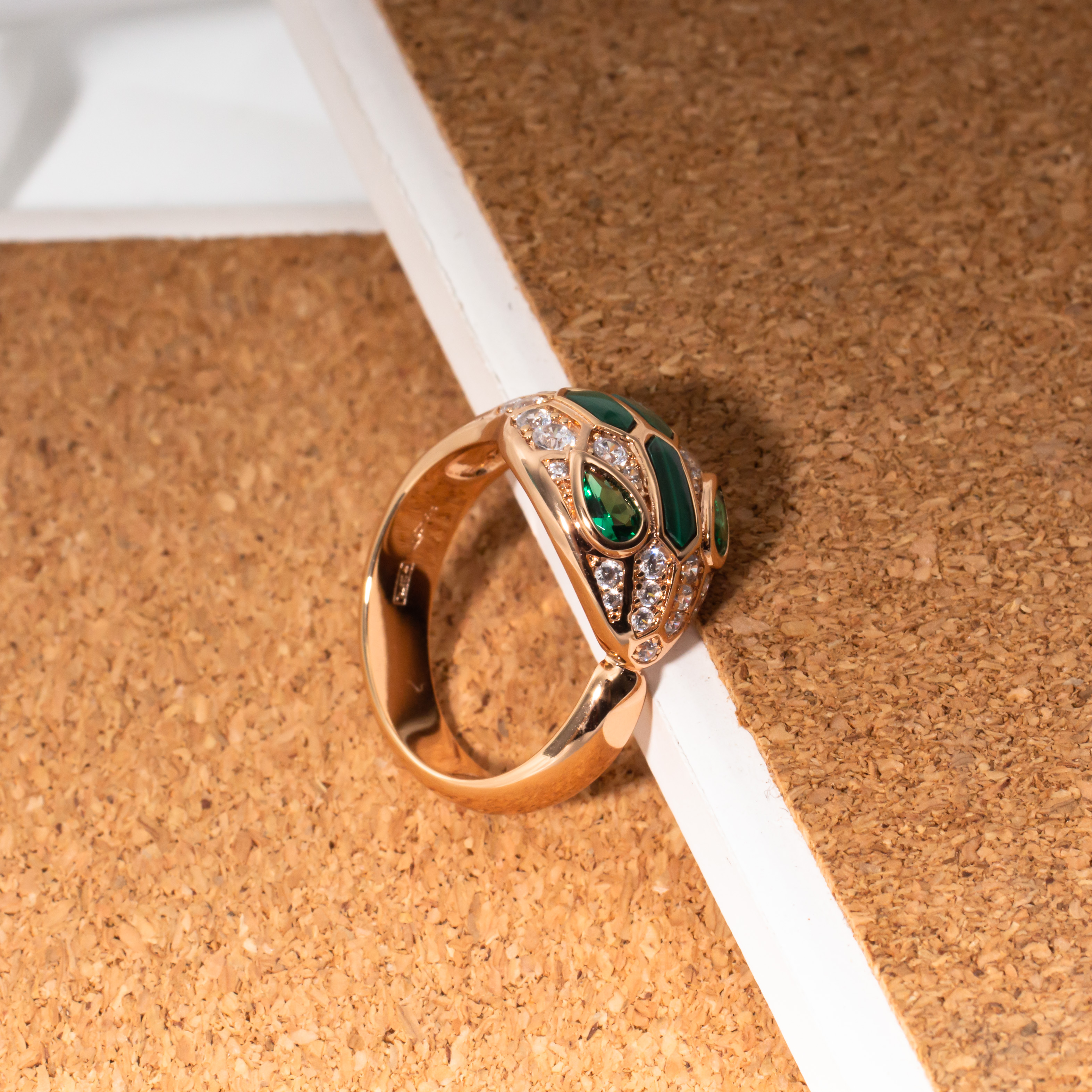 镶满礼物食指戒指尚彩钻绿时尚个性绿眼蛇头戒指