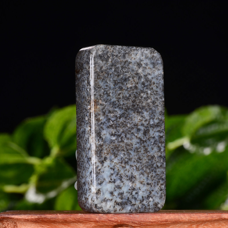 罕见黑糖皮老料 和田玉白玉 观音挂件 49.98克