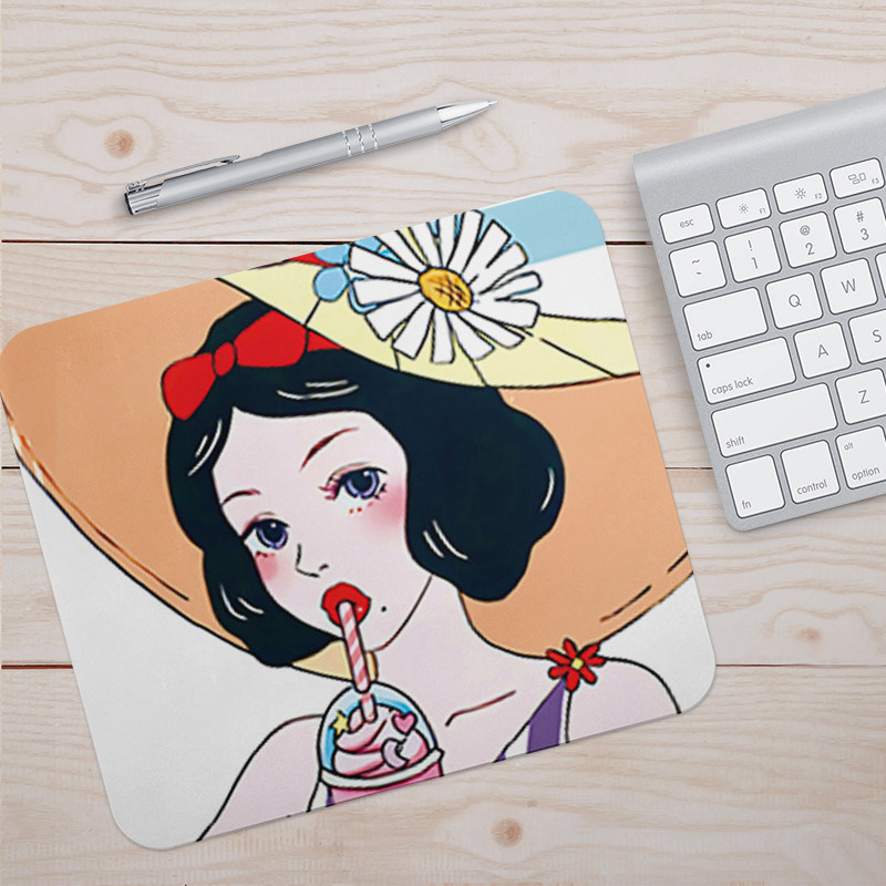 白雪公主创意鼠标垫可爱美女小号锁边笔记本电脑桌垫子防滑加厚