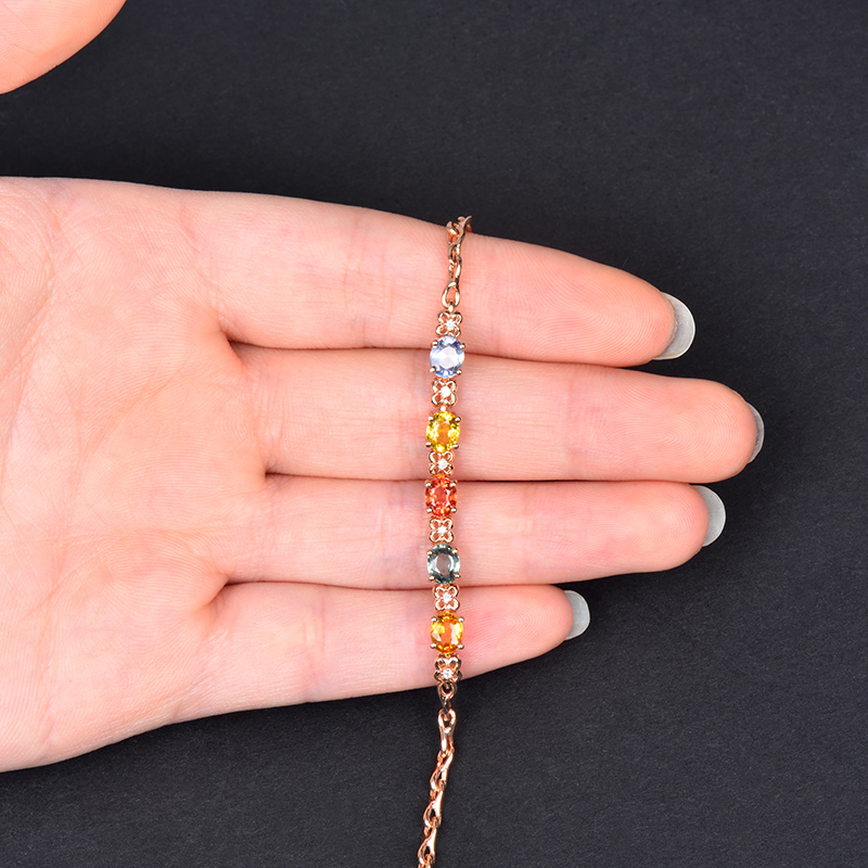 总计5.52g 18k金镶彩色蓝宝石手链 火彩好 足反钻 13637