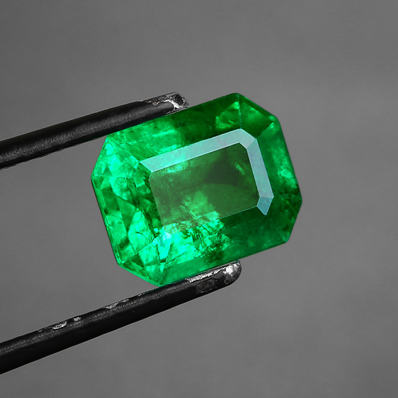 新年狂欢聚会抢睛贵重宝石专场  拍品详情 进入该拍品专场   起拍价