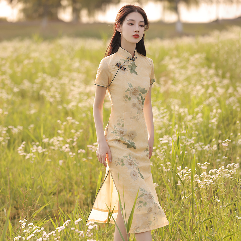 旗袍2021年新款女秋冬复古中国风女装花朵中长款年轻款改良连衣裙