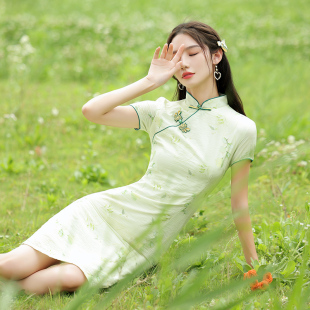 小清新旗袍2021年新款夏季甜美年轻款少女绿色淡雅复古改良连衣裙