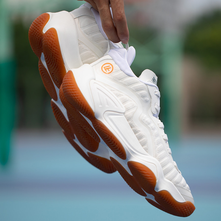 极客鞋谈 x freetie联名牛蹄一代低帮减震系带缓震实战篮球鞋