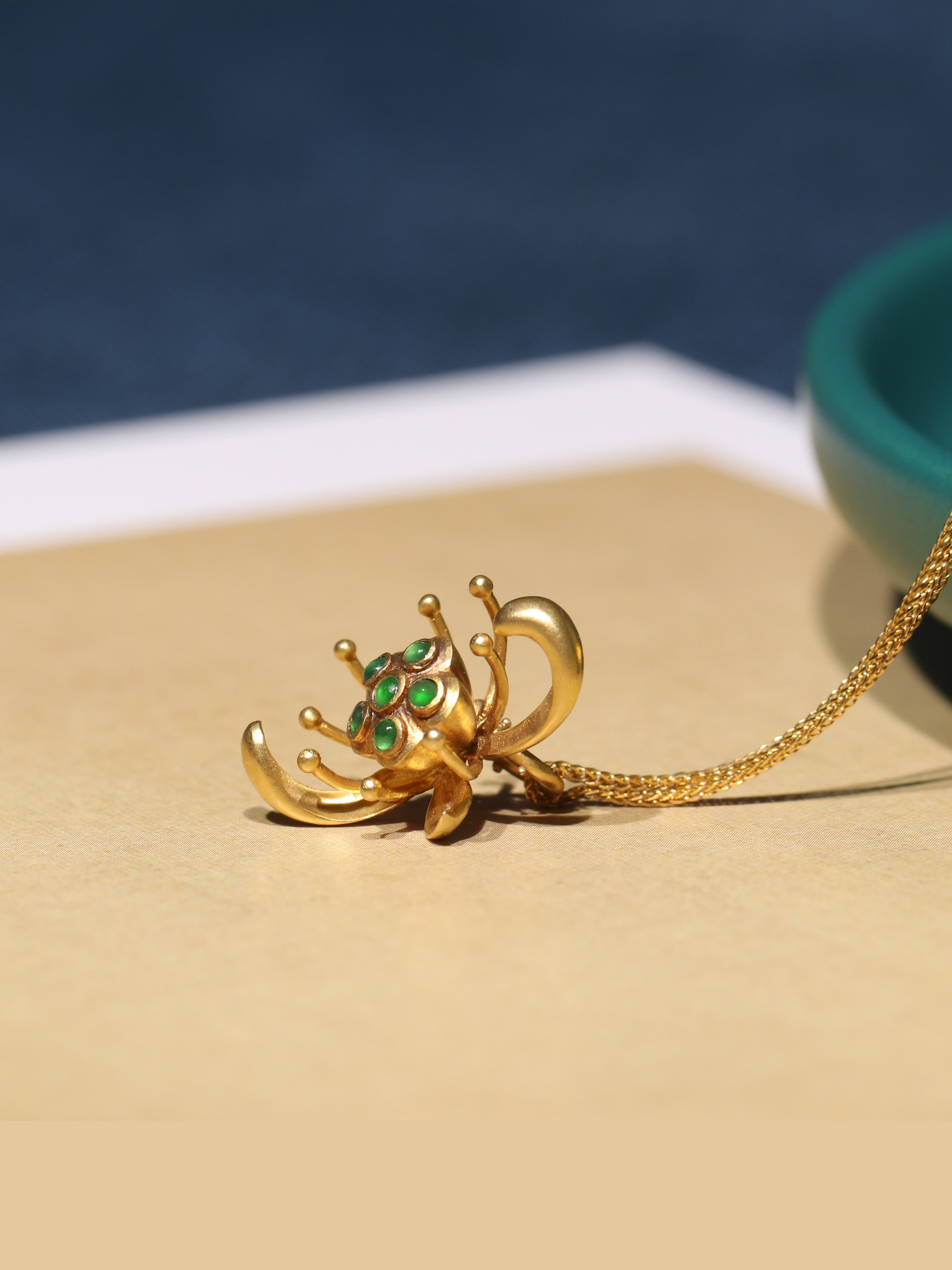 轻奢18k金镶玉莲蓬挂件古法黄金女士项链复古耳环中国风吊坠