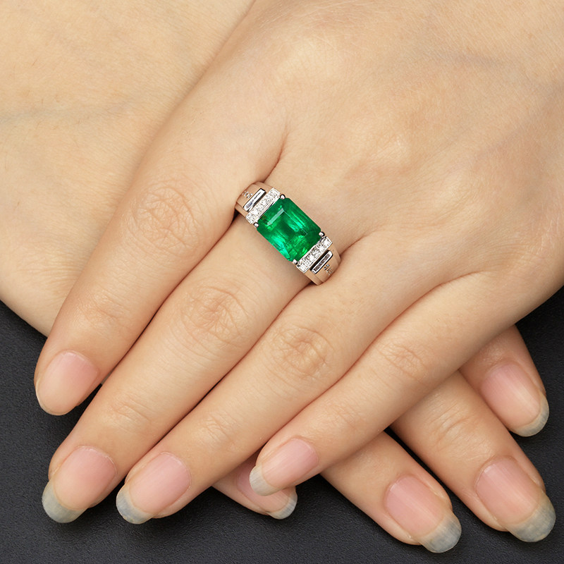 3.74ct 18k金镶祖母绿戒指男戒足反钻颜色靓可改圈口