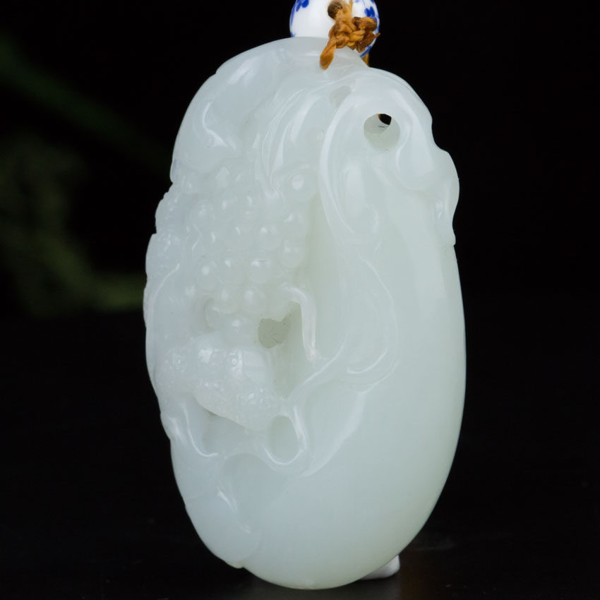 省级玉石雕刻大师王晓义作品 和田玉福瓜挂件 36.91g me482