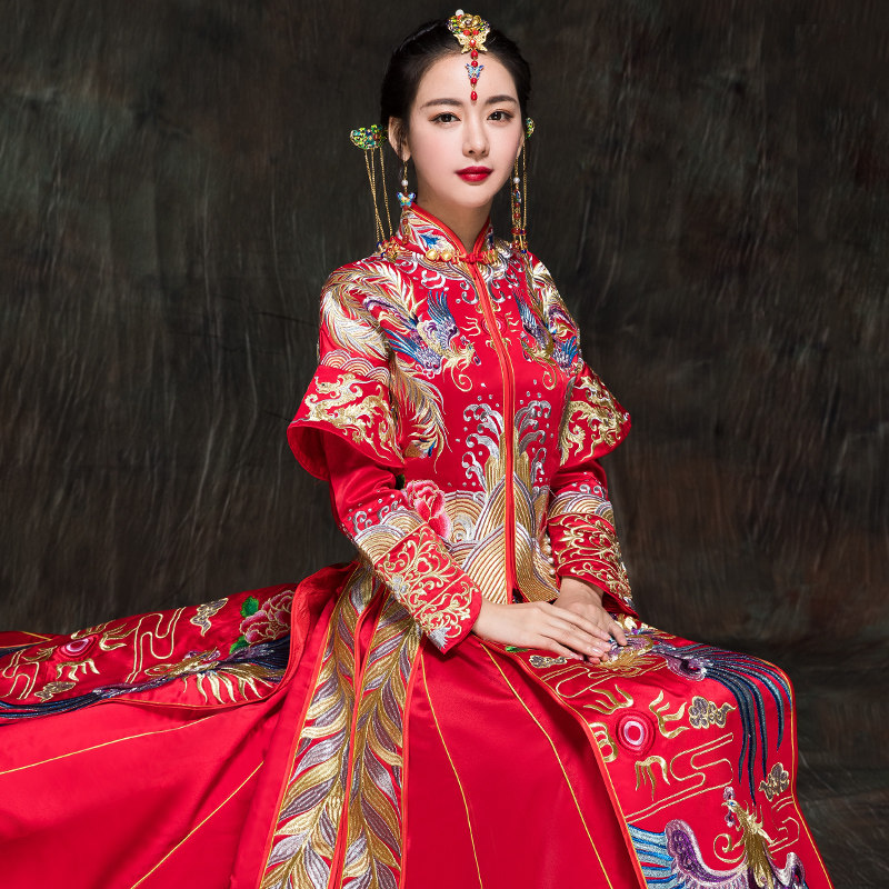 秀禾服新娘2021年新款结婚龙凤褂高端中式婚纱礼服大拖尾秀和服女