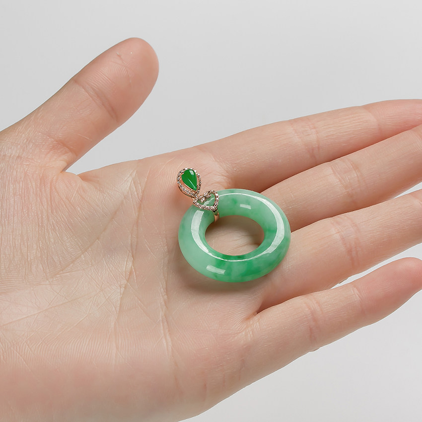 【源头好货四会】18k金伴钻镶嵌翡翠平安环吊坠8.98g