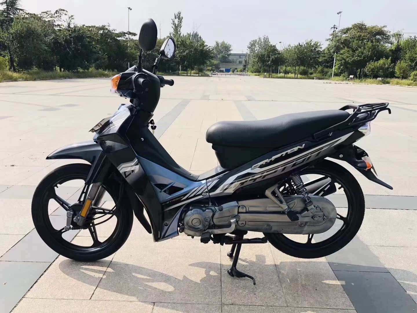二手弯梁摩托车正品铃木赛驰110cc雅马哈C8 i8男士代步助力车整车在类目 摩托车/装备/配件, 摩托车整车中 - 来自Buy2taobao.com提供专业的淘宝代购服务
