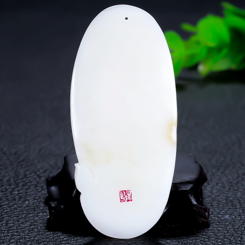 苏工玉雕大师刘旺作品 和田玉 白玉观音挂件41.038g