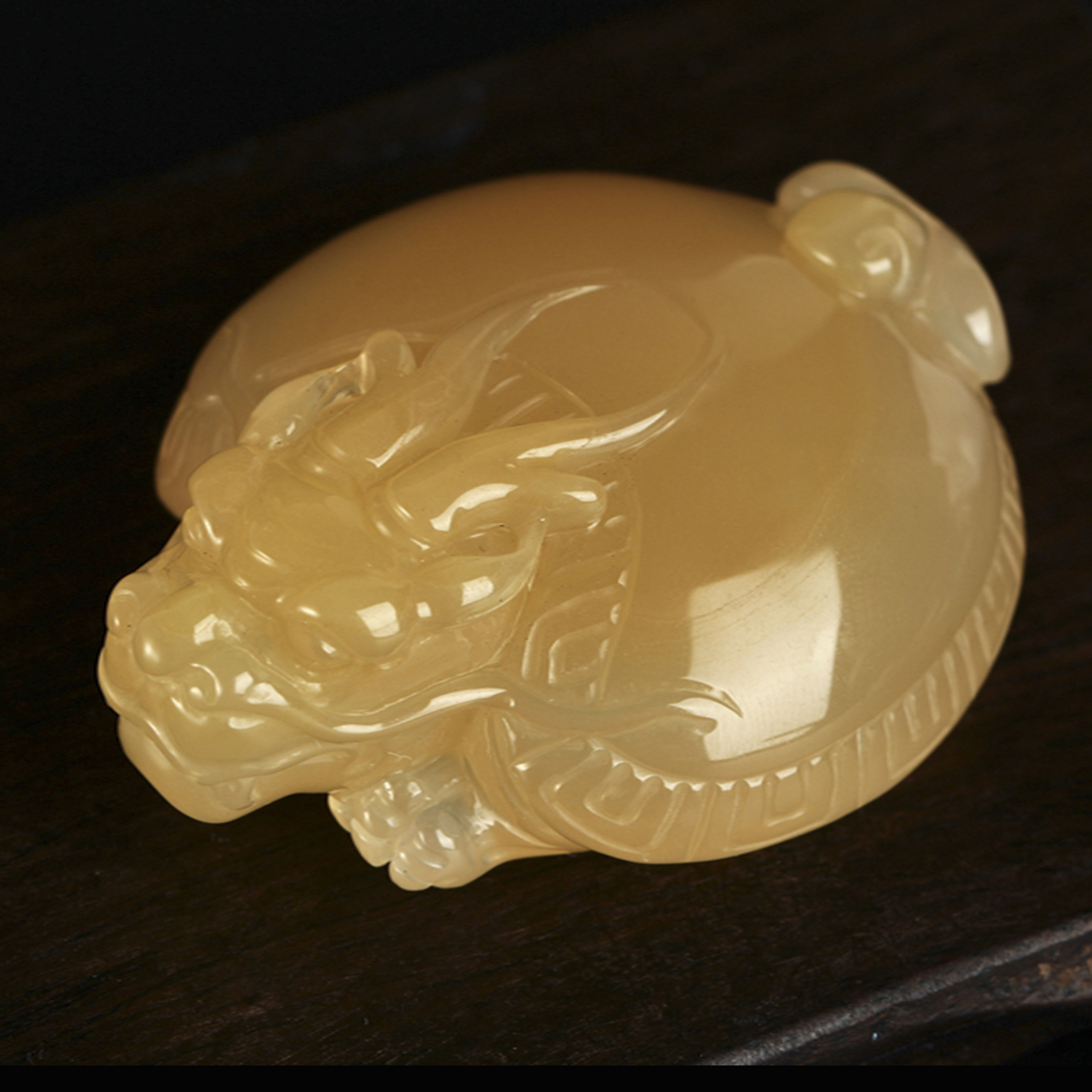 黄龙玉天然a货金黄长寿龙龟挂件 收藏级珍品 隆天拍卖行 53.3g