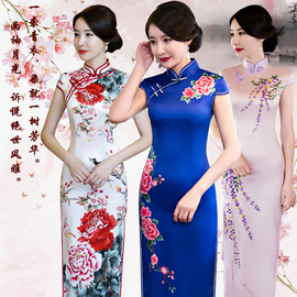 中国风妈妈旗袍女2019夏款时尚走秀演出长款大码显瘦改良复古优雅