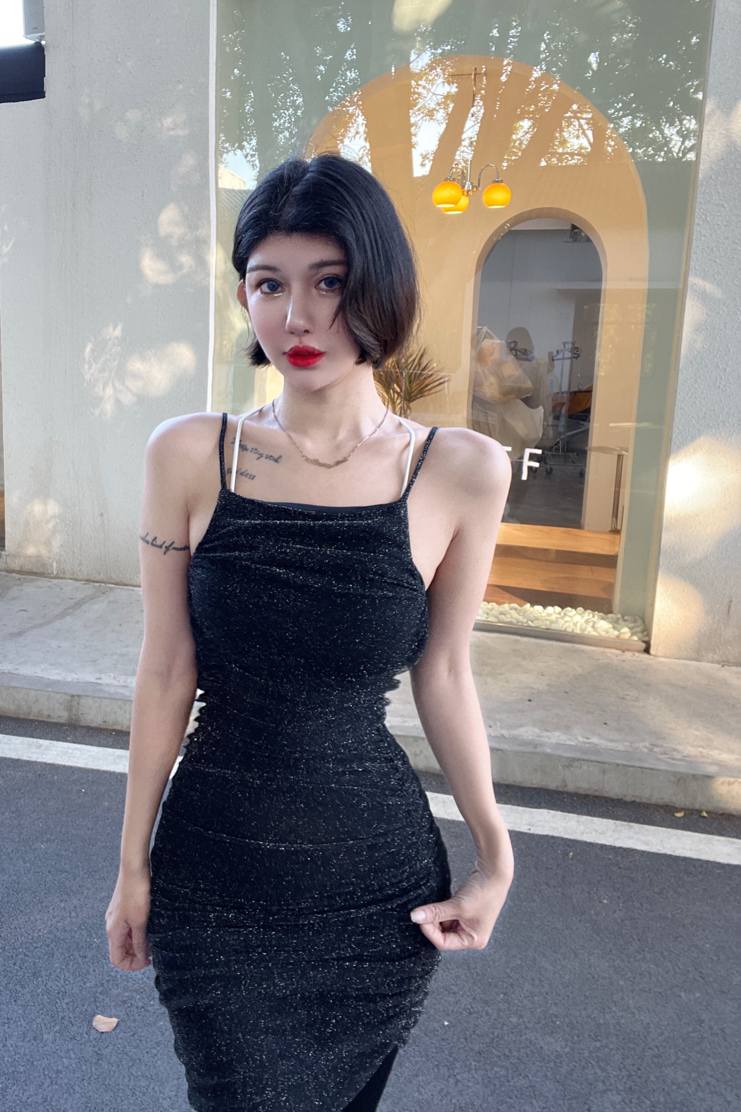 图图小有名气的御姐蹦迪黑色闪亮吊带连衣裙无袖内搭裙