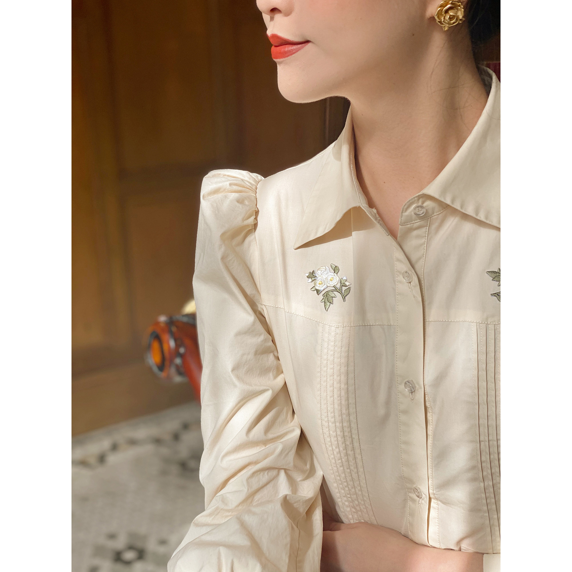 lacemade 20冬 100%棉刺绣花朵百搭泡泡袖公主衬衫塔克线工艺打底