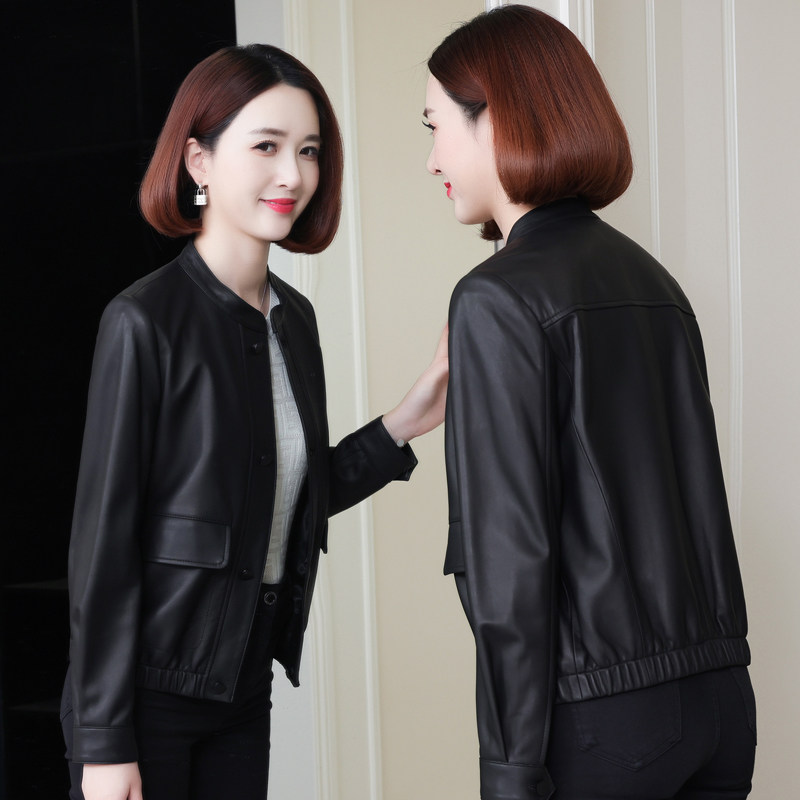 海宁秋冬季简约黑色绵羊皮夹克休闲女士短款真皮外套皮衣 原价1280元