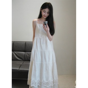 韩系蕾丝拼接吊带连衣裙女白色夏季新款法式仙女裙叠穿长裙裙子