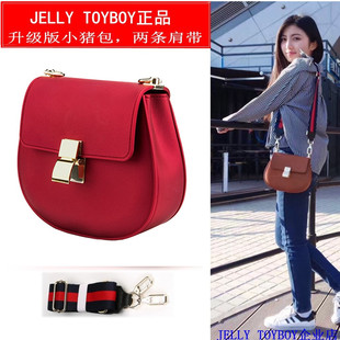 去香港買gucci包哪裡最便宜 香港正品JTB新品磨砂小豬鏈條包 JELLY TOYBOY果凍包單肩斜挎女包 gucci包在哪最便宜