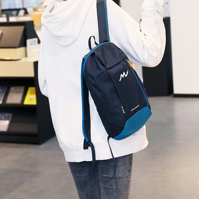 迪卡泽儿童户外男女轻便防水双肩旅游时尚休闲学生书包定制小背包