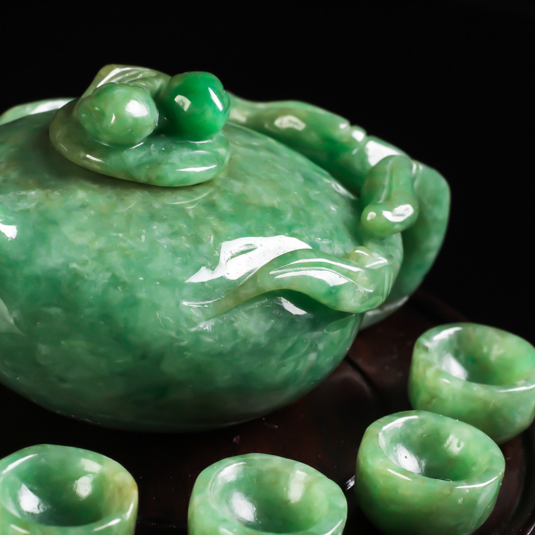 缅甸天然翡翠 老坑冰糯种满绿水润茶壶小摆件 138.37克