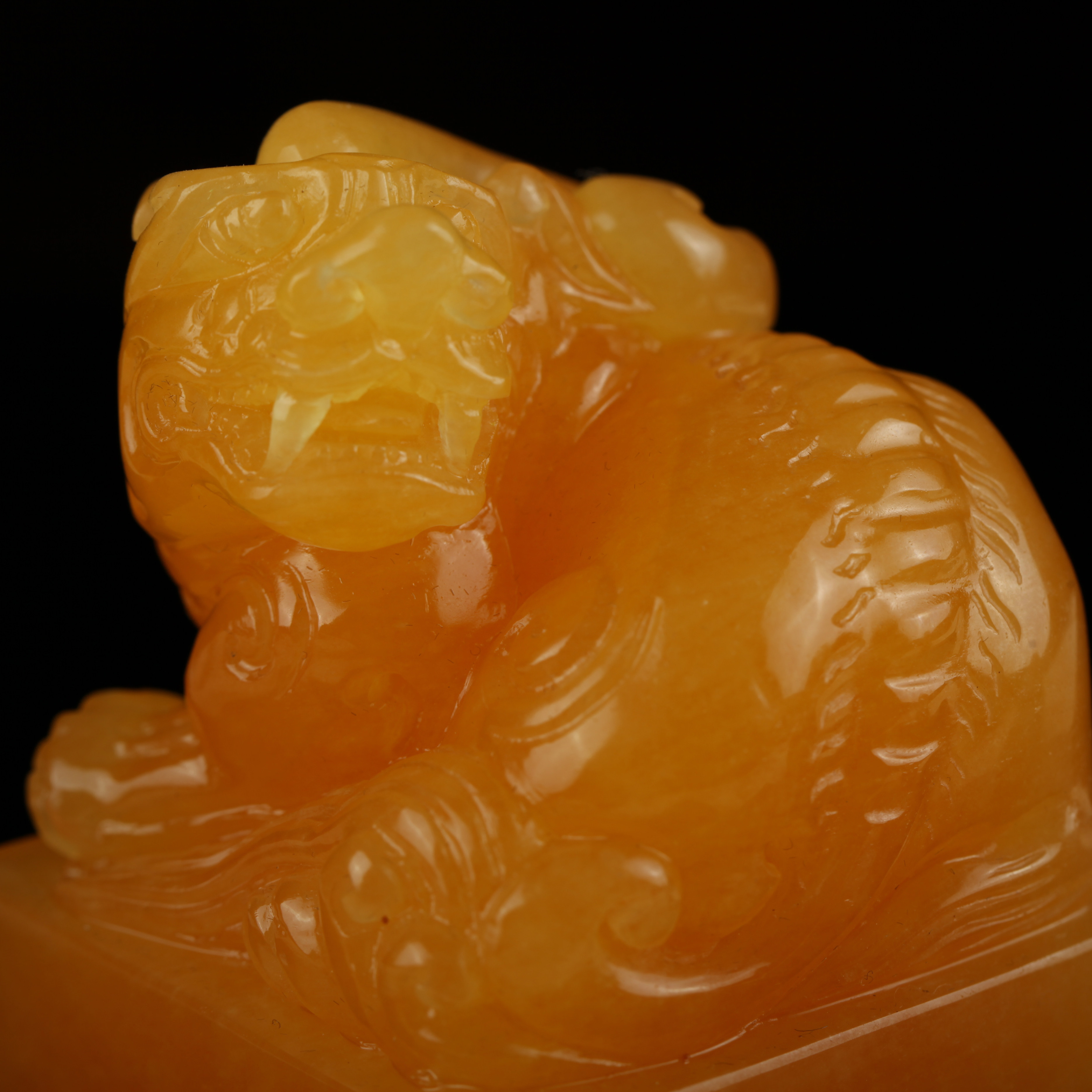 金冻石 《祥狮宝章》品相优良 质地细腻