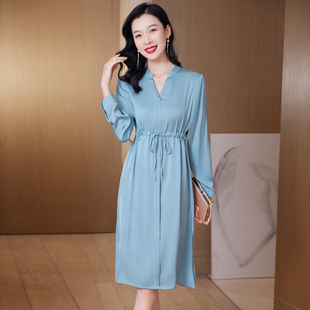 杭州真丝连衣裙女长袖2023年秋季新款高端纯色收腰V领桑蚕丝裙子