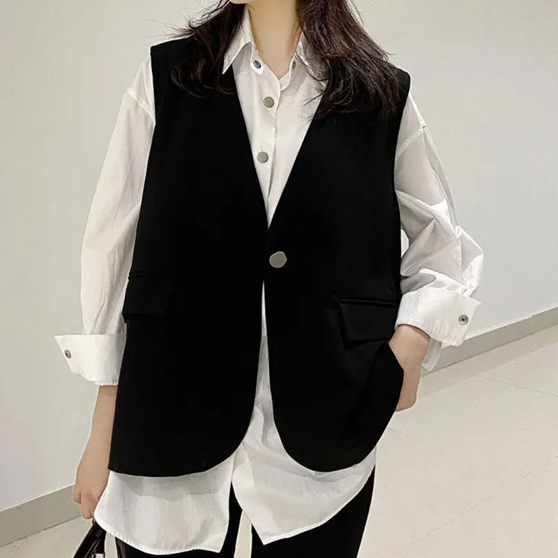 黑色西装马甲女短款