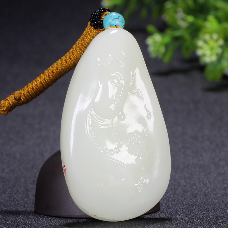 安徽省玉石雕刻大师段瑞生作品和田玉白玉观音挂件106.2177克带绳