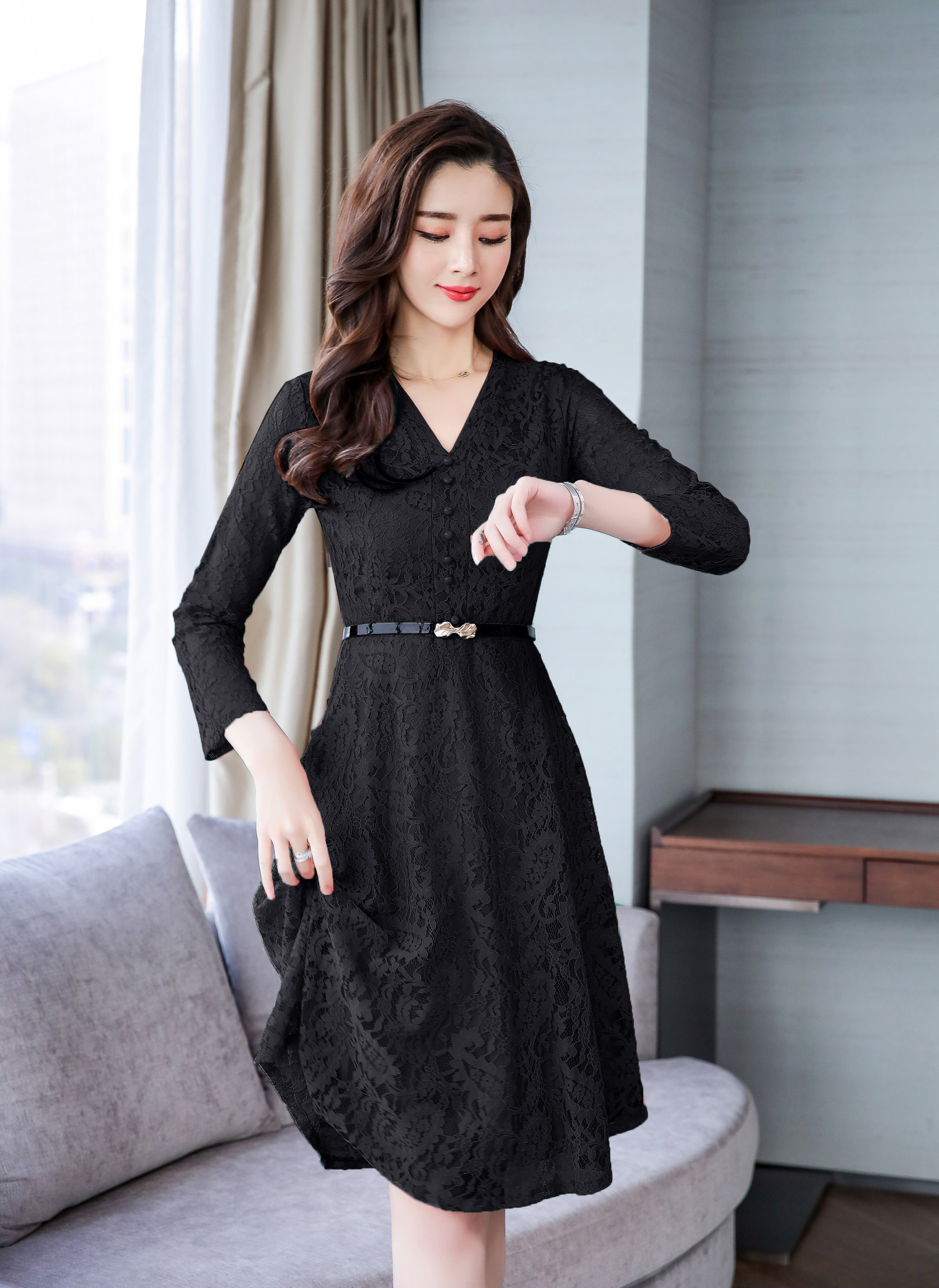 2019新款女装春装有女人味的蕾丝连衣裙名媛气质裙子