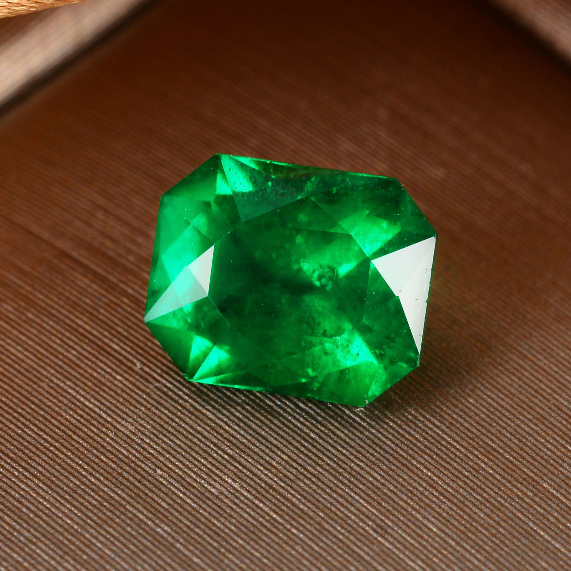 1.15克拉 天然祖母绿裸石 绿色浓郁 提供成品款式设计0191# - 拍卖