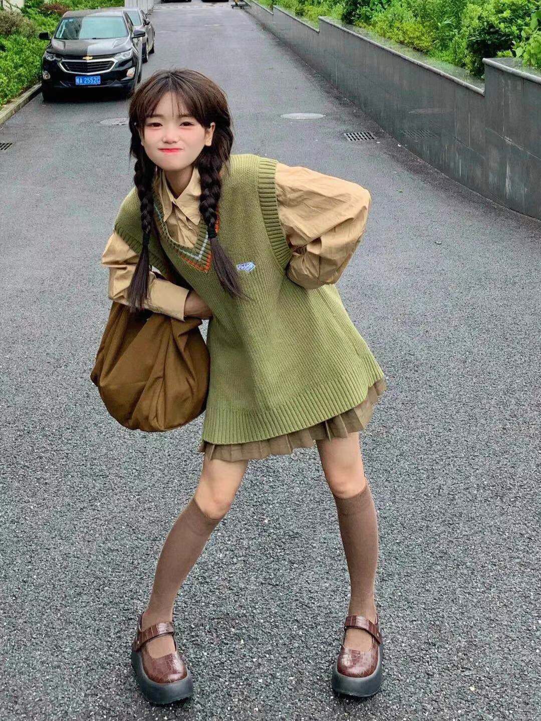 早秋季酷酷女孩甜盐系穿搭女洋气减龄可盐可甜小个子短裙三件套装
