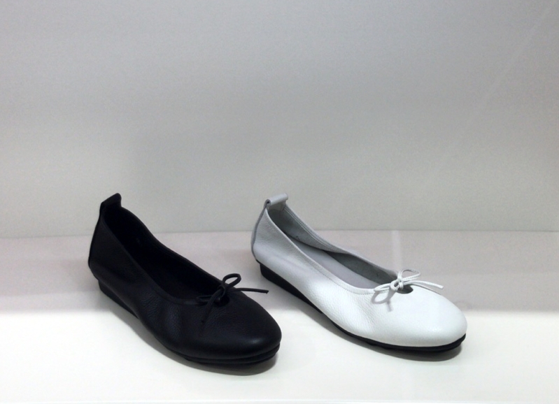 正品雅氏时尚女鞋2021春秋新款4m42乳胶平底舒适休闲蝴蝶结女单鞋