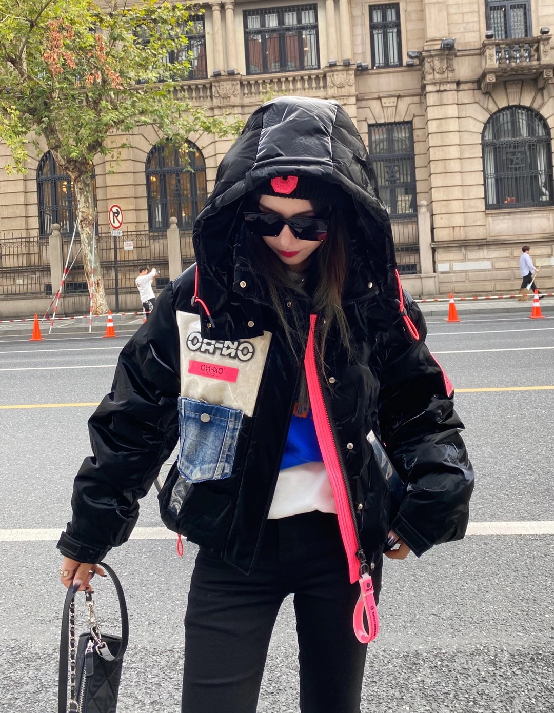 gg潮牌2021年冬季大牌新款黑色时尚气质短款白鸭绒羽绒服女小个子