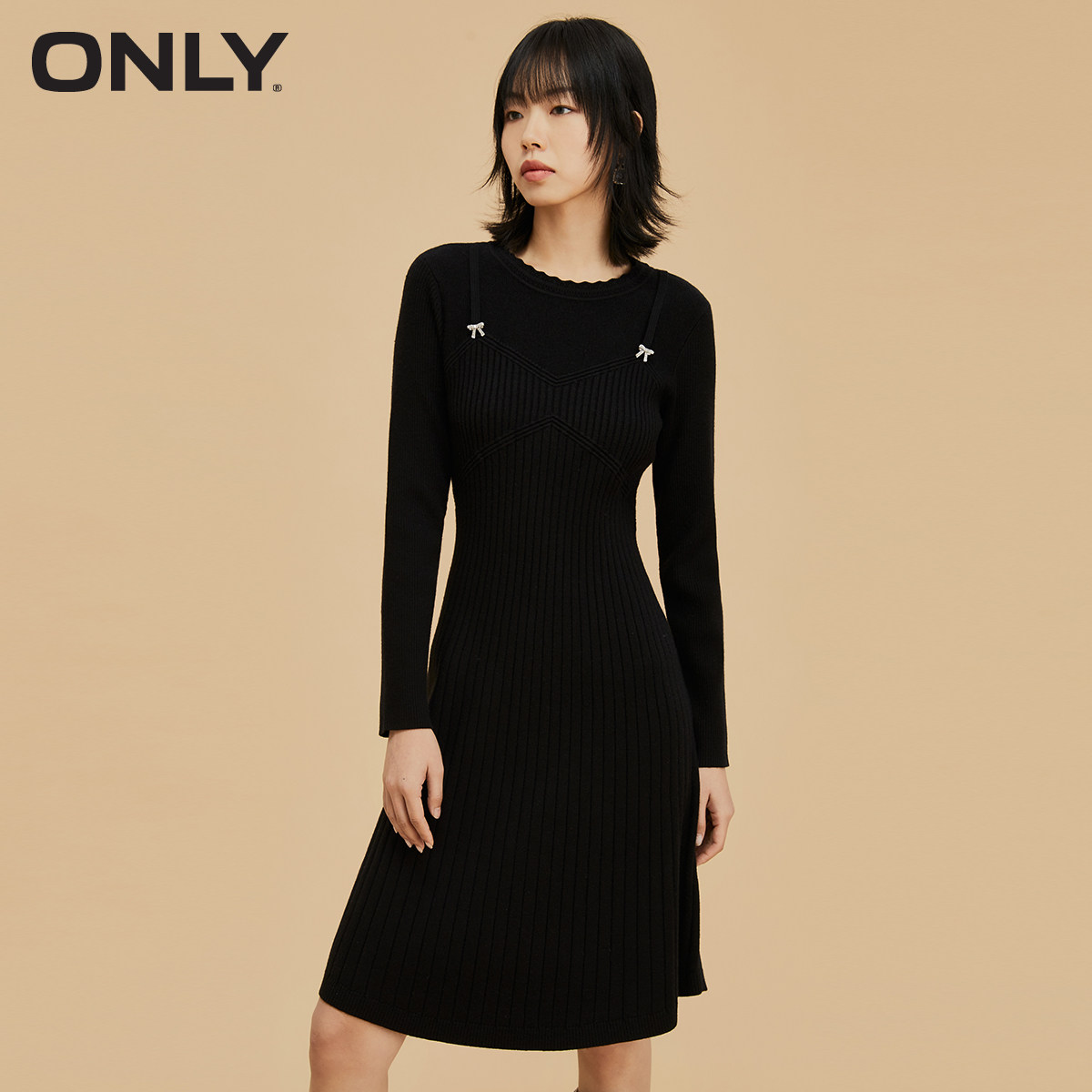only2022冬季新款中长款蝴蝶结花边领口针织连衣裙女|122146004