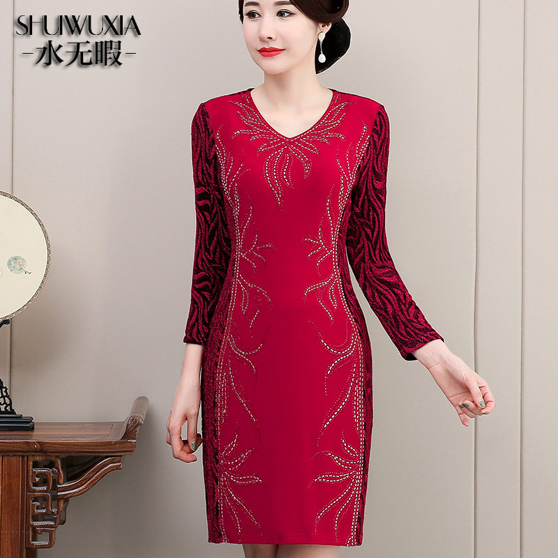 参加婚礼妈妈装礼服中老年婚宴服喜婆婆大码显瘦高贵婚庆连衣裙