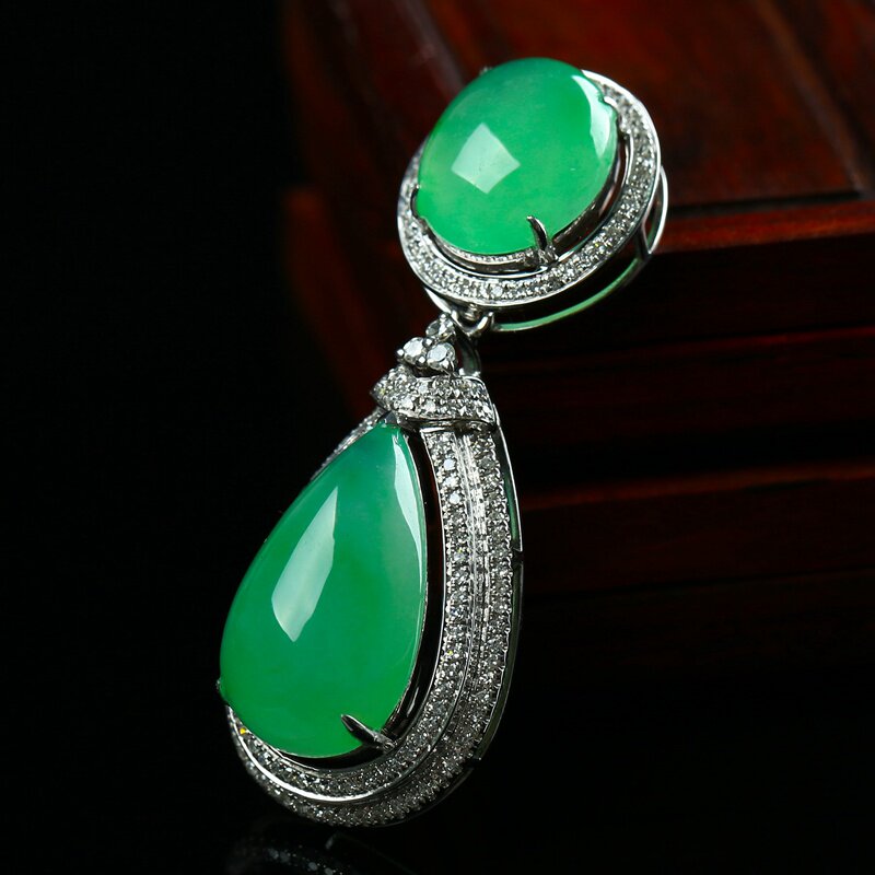 精工18k金钻豪镶翡翠戒面吊坠 缅甸翡翠a货 7.23g